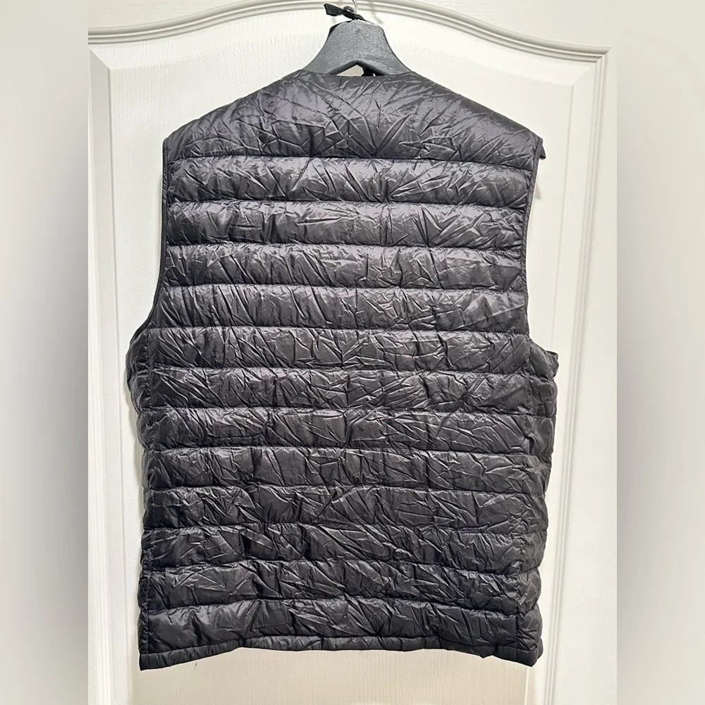 UNIQLO PUFFTECH Compact Black Ultra lightweight Men’s Vest w/ Pouch, Size: Large